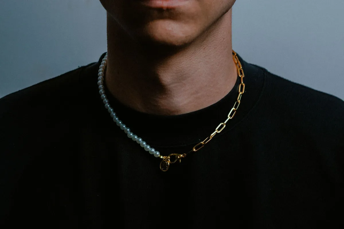Monter un collier de perles avec fermoir : longueurs, fils et finitions