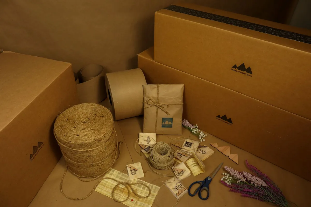 Emballages cadeaux faits main : boîtes, pochettes, papier tamponné et furoshiki